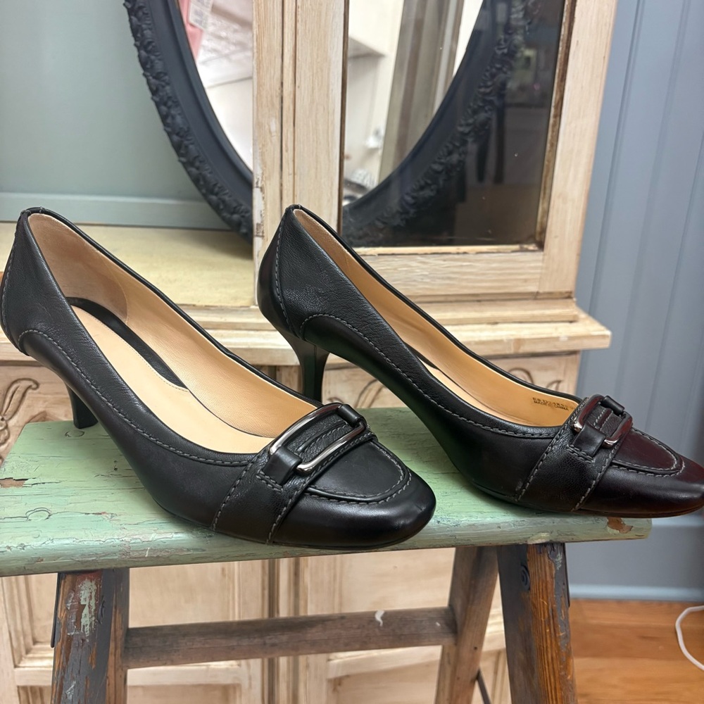 Cole Haan Black Leather Buckle Kitten Heel Pumps Size 9.5